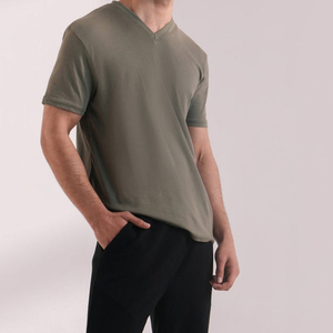 T-shirt pour homme gris clair à col en V, 100% coton, col rond, manches courtes, uni, surdimensionné, t-shirt d'été pour homme - Product Image 5