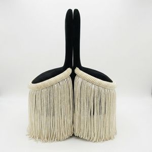 Épaulettes décoratives dorées à franges cérémonielles avec détails brodés en fil de bouillon pour uniformes formels et défilés - Product Image 3