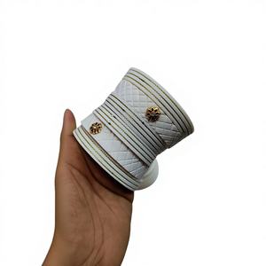 กำไลข้อมือผู้หญิงแบบใหม่ล่าสุด สีงาช้างและเรซิ่น สำหรับงานแต่งงาน งานศาสนา เครื่องประดับแฟชั่นสไตล์อินเดีย สินค้ามาแรง - Product Image 1