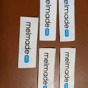 Etiquetas Tejidas Rectangulares para Ropa, Etiquetas de Tela Lavables con Borde Cortado a Calor, Impresión por Serigrafía - Product Image 1