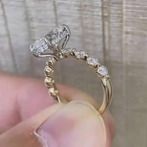 แหวนเพชรทรงวงรี 2.52 กะรัต ผลิตในห้องปฏิบัติการจาก CREATIVE CRAFT ประดับเพชรแบบคลัสเตอร์ พร้อมใบรับรอง IGI ทองคำแท้ 18K คุณภาพพรีเมียม ของขวัญสำหรับเธอ - Product Image 1