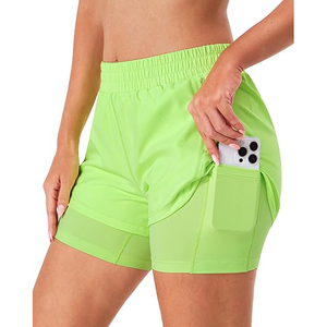 Shorts de sport pour femmes tendance vert néon 2-en-1, shorts de course haute visibilité avec doublure intérieure - Product Image 2