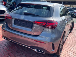 NUEVO Mercedes-Benz Clase A A200 AMG 2025, Especificaciones GCC, 199hp, 5 Plazas, Gasolina, 1499cc, 3 Cilindros, Volante a la Izquierda, Transmisión Automática - Product Image 6