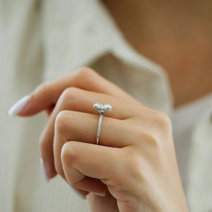 Anillo de Moissanita de Oro Blanco de 14K con Engaste Pavé, Diseño de Moda, Corte Ovalado, Halo, Catedral, Eternidad, Compromiso, Aniversario, Propuesta, Regalo - Product Image 4