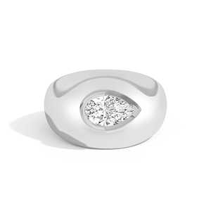 Anillos de oro macizo de 14k y 18k con diamante de laboratorio de 1 quilate en forma de pera, con engaste semibezel y puntas, anillos de declaración con cúpula robusta para hombre, al por mayor - Product Image 3