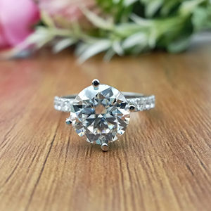 แหวนแต่งงานทรงกลมทันสมัยจาก D'VINS JEWELS ประดับเพชรเลี้ยงในห้องปฏิบัติการ สี D ชุบทองคำขาว พร้อมใบรับรอง - Product Image 1