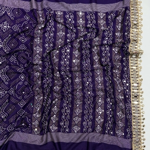 Sari Tradicional de Seda Satén Ajrakh con Pallu de Diseño con Espejos, para Fiestas y Eventos, de Royal Export - Product Image 2