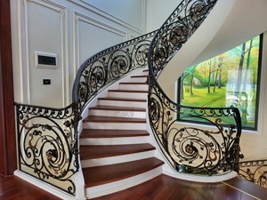 Barandilla de Escalera Moderna de Hierro Forjado KHP con Detalles Dorados, Resistente al Óxido, Montada en la Pared, Garantía de 3 Años para Uso en Interiores - Product Image 2