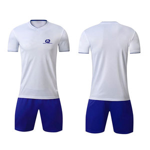 Uniforme de Fútbol Hecho con Material Transpirable que Absorbe el Sudor 100% Poliéster, Impresión por Sublimación de Alta Calidad, Mantiene a los Jugadores Frescos y Secos - Product Image 1