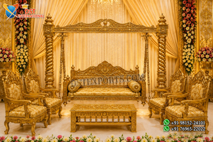 ชิงช้าแต่งงานไม้สักสีทองสุดหรูหราสไตล์โมเดิร์น สำหรับตกแต่งงานฮัลดี งานแต่งงานแบบอินเดียสุดหรู ขนาดและสีสามารถปรับแต่งได้ - Product Image 5