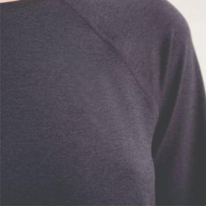 T-shirt à manches longues en toile de coton doux pour femmes, de haute qualité, conçu pour un confort quotidien, respirant, coupe décontractée, parfait pour les tenues décontractées - Product Image 5