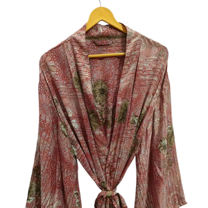 ชุดคลุมกิโมโนผ้าไหมซารีวินเทจแบบแพทช์เวิร์ค ชุดคลุมบิกินี่ ชุดนอน ชุดคลุมยาว ทำด้วยมือจากผ้าไหมซารีอินเดียรีไซเคิลวินเทจ - Product Image 1