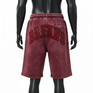 Shorts en molleton de coton premium 340 GSM, effet délavé, bordeaux, détail logo strass, pour homme - Product Image 2