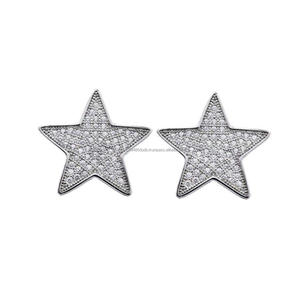 Boucles d'oreilles classiques en moissanite et diamant, en argent sterling 925, serties de pierres, bijoux intemporels et élégants pour femmes - Product Image 1