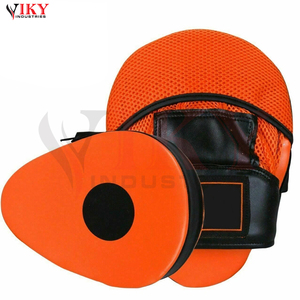 Cibles de frappe MMA noires et orange pour l'entraînement de vitesse et d'agilité, en maille respirante, ultra-légères, coussinets de frappe incurvés pour la boxe - Product Image 3
