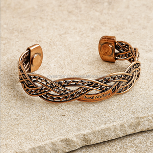 ROYAL ARTISANS Pulsera Magnética Budista Tradicional de Cobre, Hecha a Mano, Unisex - Product Image 1