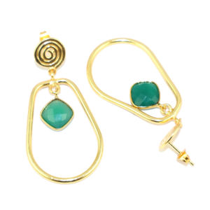 Magnifiques boucles d'oreilles pendantes en laiton plaqué or 18 carats, avec onyx vert et quartz hydro, forme fantaisie spirale à coupe damier, vente en gros - Product Image 3
