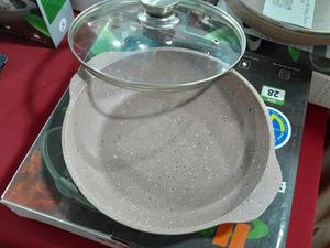 Casserole en alliage d'aluminium écologique et durable, compatible avec tous les types de cuisinières, revêtement céramique antiadhésif, couvercle en verre, design coffret cadeau - Product Image 4