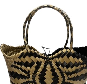 Sacs et sacs à main tissés en plastique faits à la main de marque supérieure, prix de gros, pour les trajets quotidiens décontractés et les voyages - Product Image 2