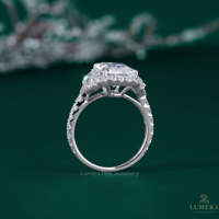 Anillo de Compromiso con Halo de Moissanita/Diamante Corte Radiante y Piedras Laterales en Oro Blanco de 9K/10K/14K/18K