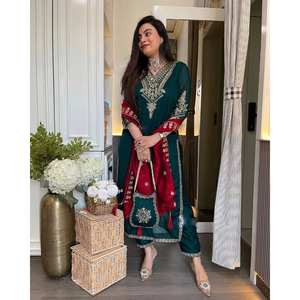 Ensemble de costumes de soirée pour femmes de créateur avec broderie séquentielle - Product Image 6