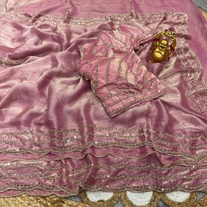 Sari indio premium de diseñador con cuentas, el último modelo de sari de satén de seda, sari con cuentas de oro rosa herenciales, sari de satén con calados. - Product Image 6