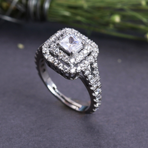 Anillo de compromiso de plata de ley 925 con halo de diamantes talla princesa y engaste de bisel, regalo de boda elegante para mujer, venta al por mayor - Product Image 2