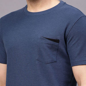 T-shirt pour homme bleu marine à col rond, manches courtes, coupe ajustée, couleur unie, décontracté, tricoté, respirant, logo sur la manche gauche, OEM ODM - Product Image 2