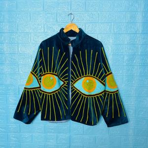 Veste de luxe en velours bleu marine pour femme, motif œil brodé, style bohème, créateur, vêtement d'extérieur d'hiver, vente en gros, mode B2B - Product Image 3