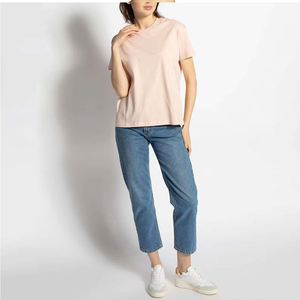 T-shirt Femme Haut de Gamme Confortable à Manches Courtes pour l'Été – Respirant, Écologique, Séchage Rapide, Tricoté, Teint Uni - Product Image 5