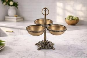 ขาตั้งเสิร์ฟช็อกโกแลตสามชั้น โลหะเคลือบทอง เหมาะสำหรับผลไม้อบแห้ง ช็อกโกแลต ใช้สำหรับจัดแสดงหรือมอบเป็นของขวัญ - Product Image 3