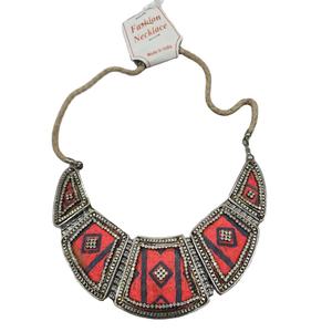 Collier en perles de résine au design attrayant pour femmes, dames et filles - Bijoux de mode personnalisés, best-sellers - Product Image 1