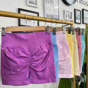 Ensemble de yoga 5 pièces sans couture en coton et élasthanne, avec soutien-gorge de sport ajustable, leggings à taille haute, contrôle du ventre, col en U et ourlet côtelé - Product Image 3