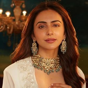 Collier choker classique indien pour femme, idéal pour mariage, fiançailles, anniversaire, fête, vert, traditionnel, en moissanite, kundan, fausses perles, laiton doré - Product Image 2
