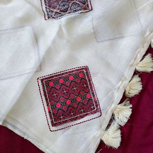 Sari de lino puro de diseñador con patchwork único, borlas y blusa bordada, precio al por mayor de Royal Export - Product Image 3