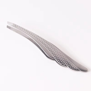 Pinzas Profesionales de Acero Inoxidable con Punta Inclinada para Cejas, Pinzas de Precisión para Depilación de Cejas, Herramienta de Maquillaje para Salón de Belleza - Product Image 5