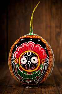 Obra de Arte Tradicional de Odisha, Hecha a Mano, con la Figura del Dios Jagannath en Cáscara de Coco, para Decoración del Hogar - Product Image 2