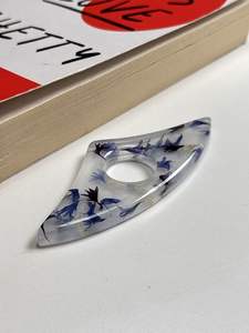 Support de lecture en résine pour le pouce – Aide à la lecture |   Support ergonomique pour les doigts pour une lecture confortable à une main - Product Image 6