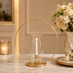 Porte-bougie Halo Ring, centre de table moderne en métal doré pour une salle à manger élégante et une décoration intérieure de luxe - Product Image 1
