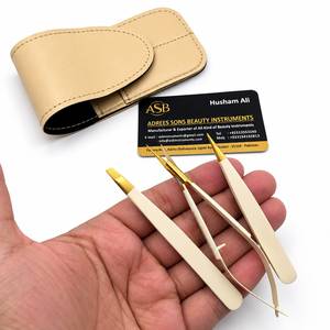 Pinzas para Cejas Color Crema Dorado con Logotipo Personalizado, Pinzas de Acero Inoxidable con Puntas Inclinadas y Afiladas, Pinzas para Cejas con Tijeras de Pestañas con Resorte - Product Image 4
