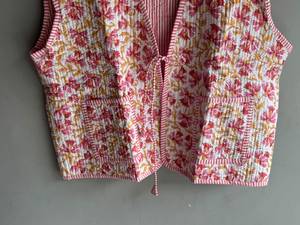Chaleco Acolchado de Algodón con Estampado Floral Rosa para Mujer, Reversible, con Bolsillos de Parche, Cuello en V, Sin Mangas, Estilo Primavera, REGALO PARA ELLA - Product Image 3