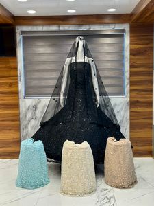 Élégante Robe de Mariée Indienne Noire en Soie pour Femme, Modèle Lehenga Choli en Tulle Brodé avec Voile, Longueur Ras du Sol, Coupe Classique - Product Image 1
