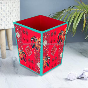 Cubo de basura esmaltado con estampado abstracto de madera de pie Cesta de basura de madera con asas Cubo de basura de madera oscura Cestos de basura de FWE - Product Image 1