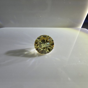 Diamant de laboratoire jaune fantaisie rond brillant de 2,5 carats certifié IGI, VS2, non monté, pour la création de bijoux - Product Image 4