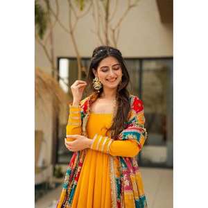 Hermosos conjuntos de mujer Vestido elegante y parte inferior con Dupatta para ropa de fiesta - Product Image 6