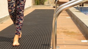 Suelo de Goma Enrollable Premium, Flexible, Antideslizante, para Gimnasios Comerciales, Talleres de Fitness, Áreas de Drenaje, con Corte a Medida - Product Image 4