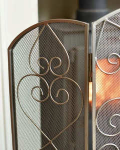 Protector de Chimenea Metálico con Diseño de Mariposa, Malla Plegable de Tres Paneles, Resistente al Calor, Elegante - Product Image 4