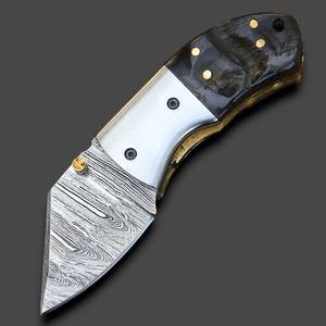 Cuchillo de Camping EDC de Acero de Damasco Hecho a Mano, Hoja Afilada como una Navaja, Mini Cuchillo de Bolsillo con Mango de Cuerno de Carnero y Funda de Cuero, Venta al por Mayor ODM/OEM - Product Image 1