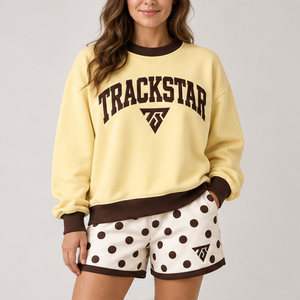 Conjunto Deportivo Casual Personalizado de 2 Piezas para Mujer, Camiseta de Cuello Redondo con Estampado de Puntos Inversos en Amarillo Pálido y Pantalones Cortos - Product Image 1