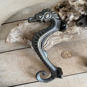 Paire de poignées de porte en fonte motif hippocampe, Décoration murale en fonte motif hippocampe, Décoration nautique côtière pour la maison, Poignée de porte d'entrée - Product Image 3
